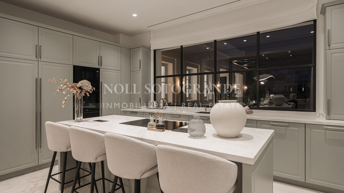 Villa zum Verkauf in La Cerquilla, Nueva Andalucia