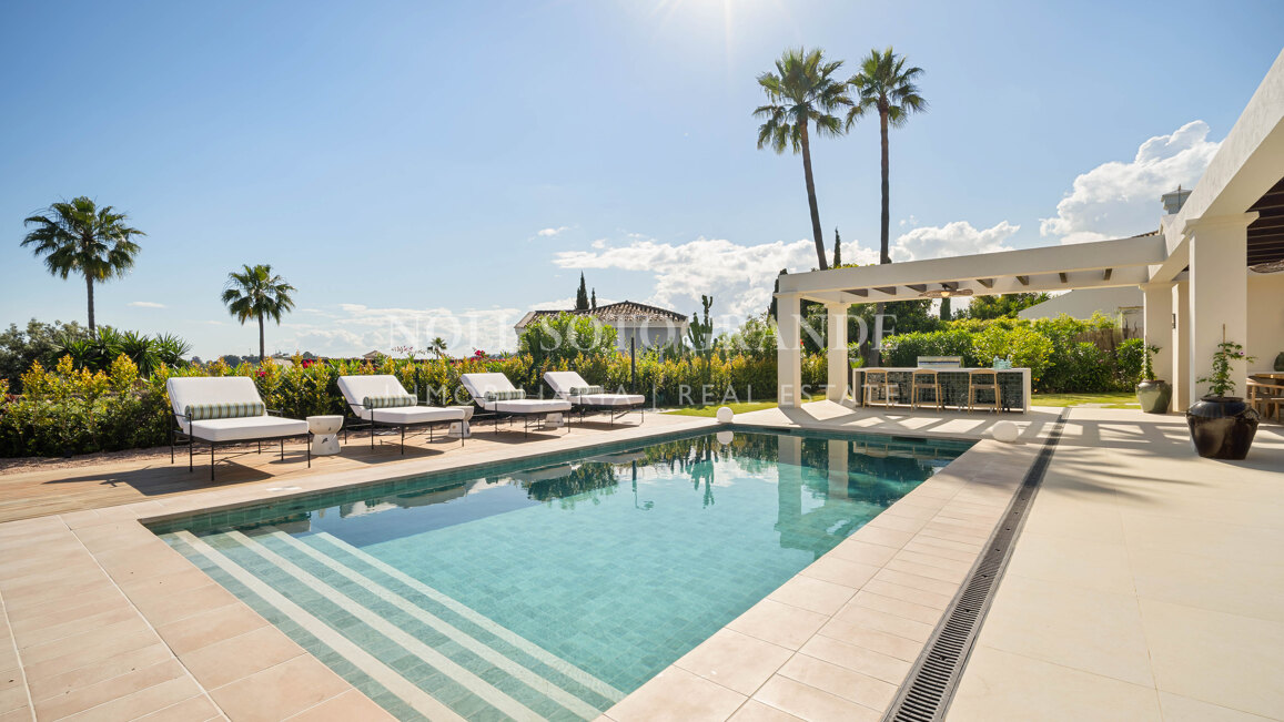 Villa zum Verkauf in Haza del Conde, Nueva Andalucia