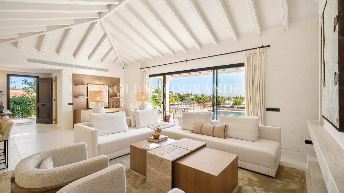 Villa zum Verkauf in Haza del Conde, Nueva Andalucia