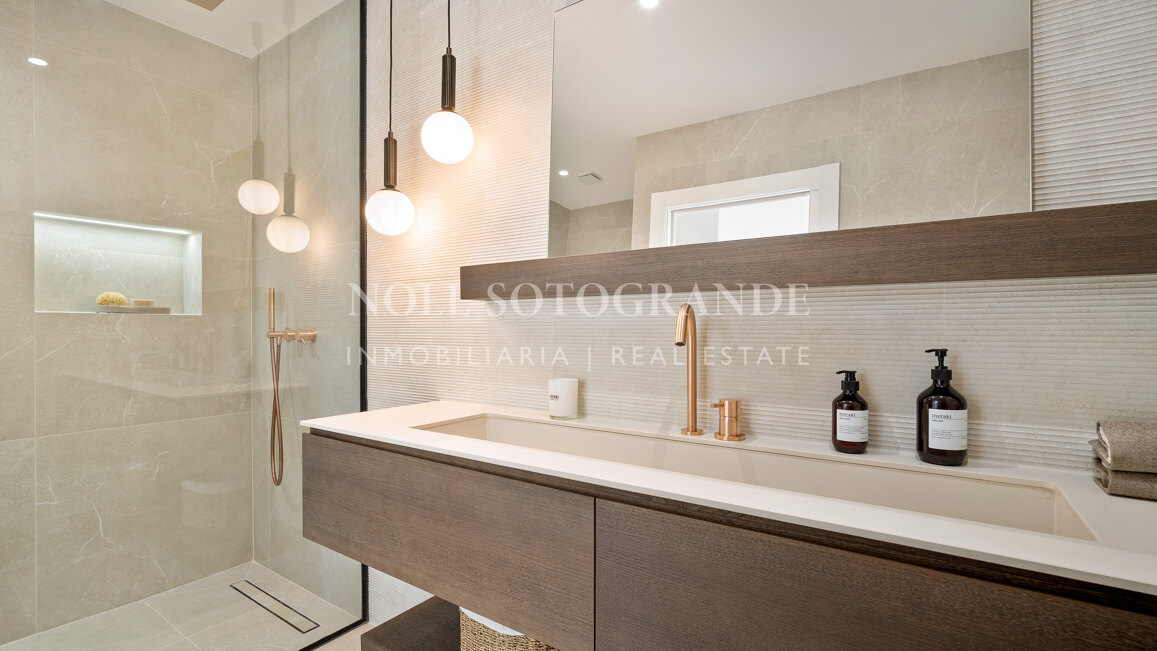 Reihenhaus zum Verkauf in Azahara II, Nueva Andalucia