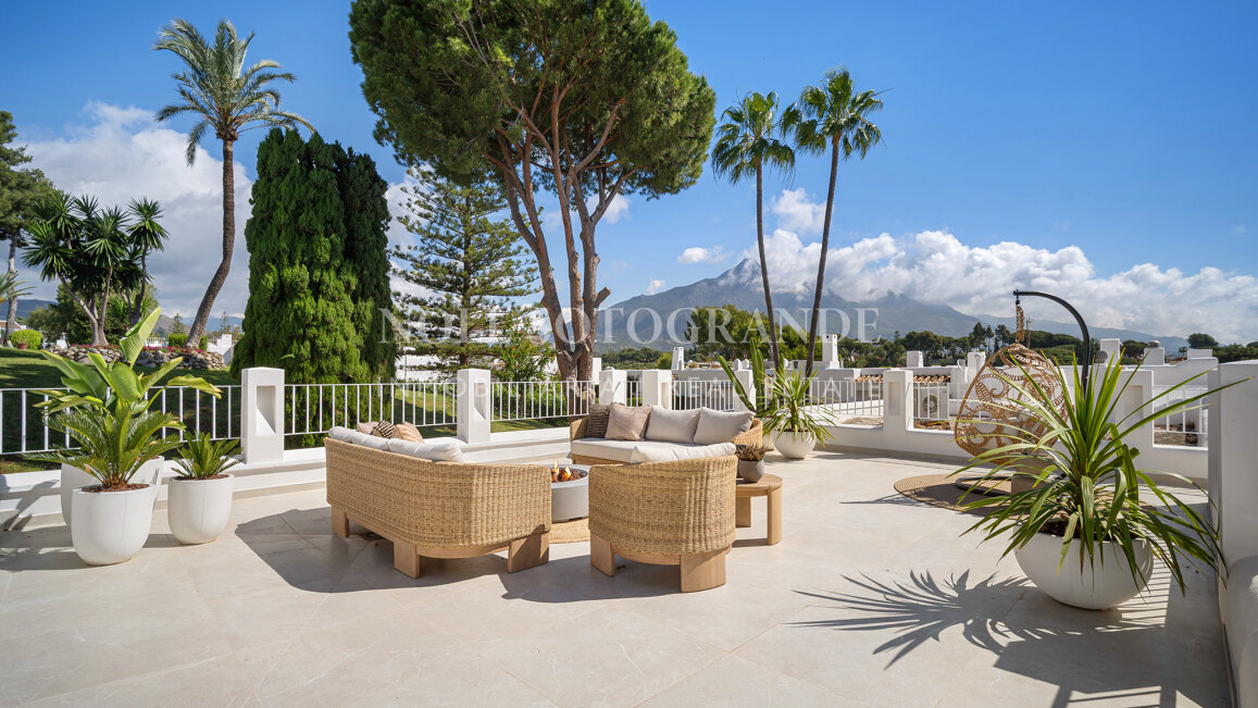 Reihenhaus zum Verkauf in Azahara II, Nueva Andalucia