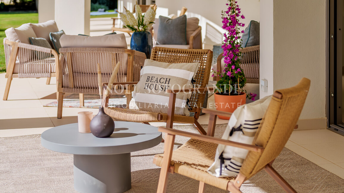 Villa for sale in La Cerquilla, Nueva Andalucia