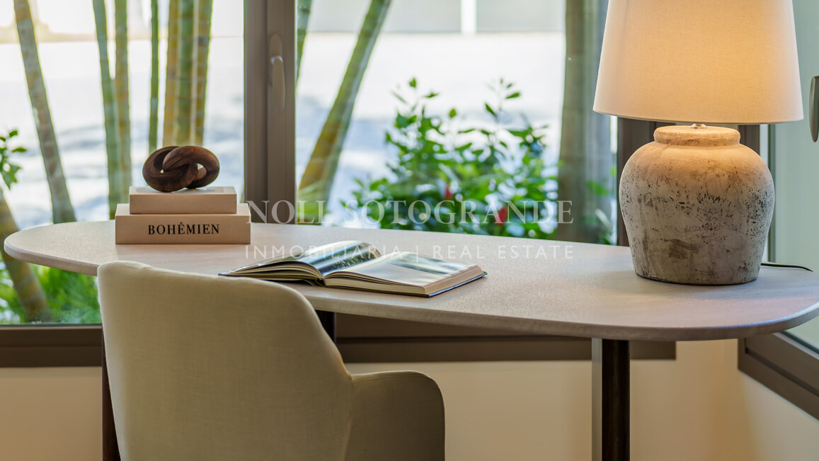 Villa for sale in La Cerquilla, Nueva Andalucia