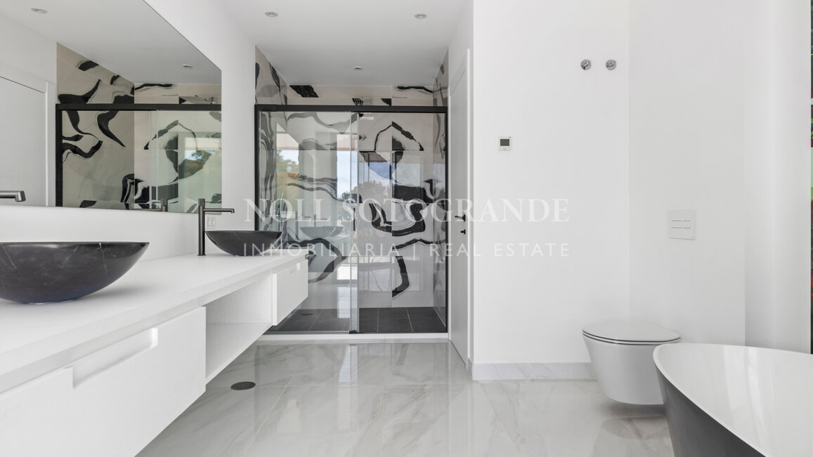 Villa en venta en San Pedro Playa, San Pedro de Alcantara