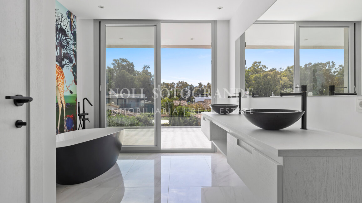 Villa en venta en San Pedro Playa, San Pedro de Alcantara