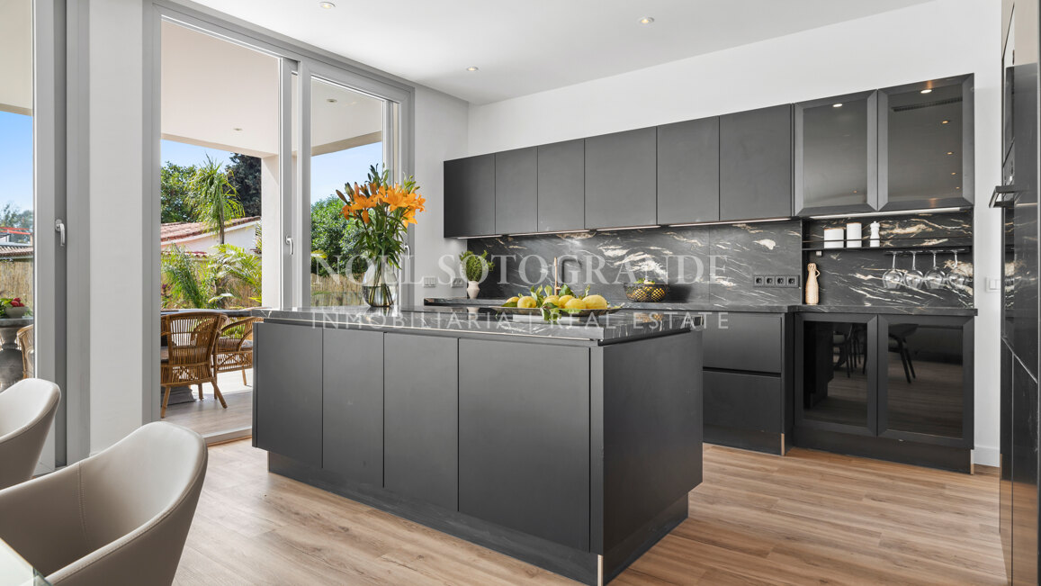 Villa en venta en San Pedro Playa, San Pedro de Alcantara