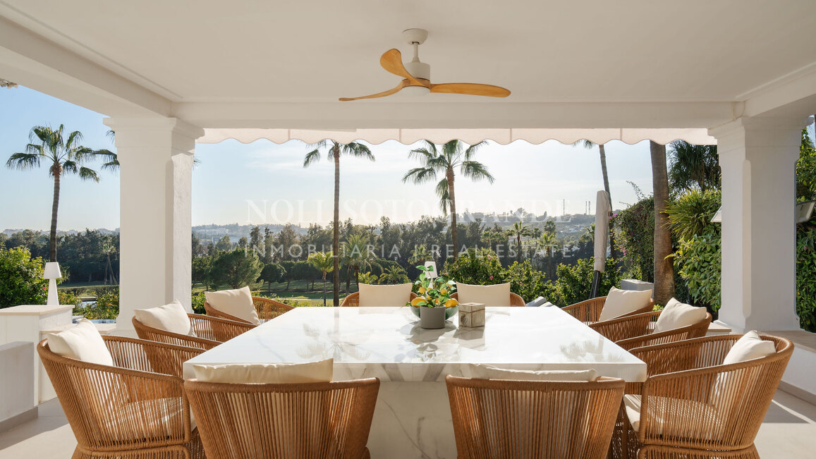 Villa zum Verkauf in Los Naranjos Golf, Nueva Andalucia