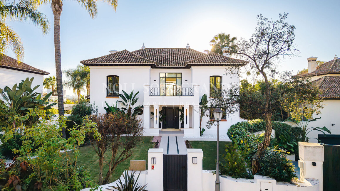 Villa zum Verkauf in Los Naranjos Golf, Nueva Andalucia