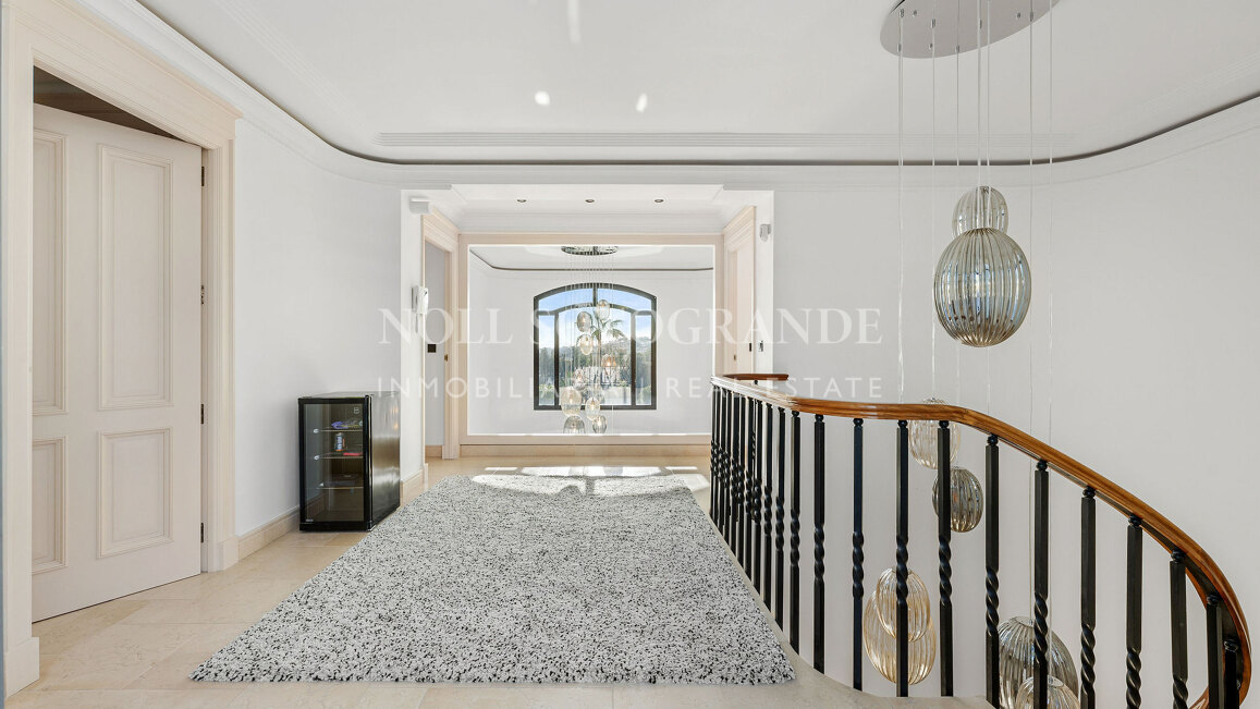 Villa zum Verkauf in Los Naranjos Golf, Nueva Andalucia