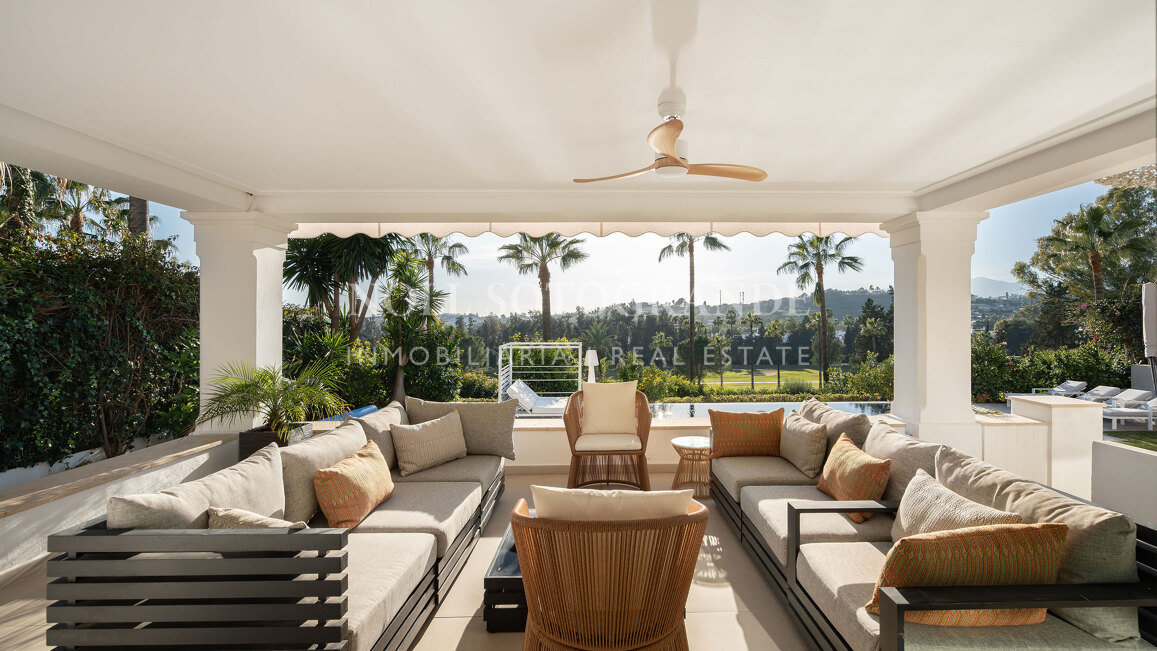 Villa zum Verkauf in Los Naranjos Golf, Nueva Andalucia