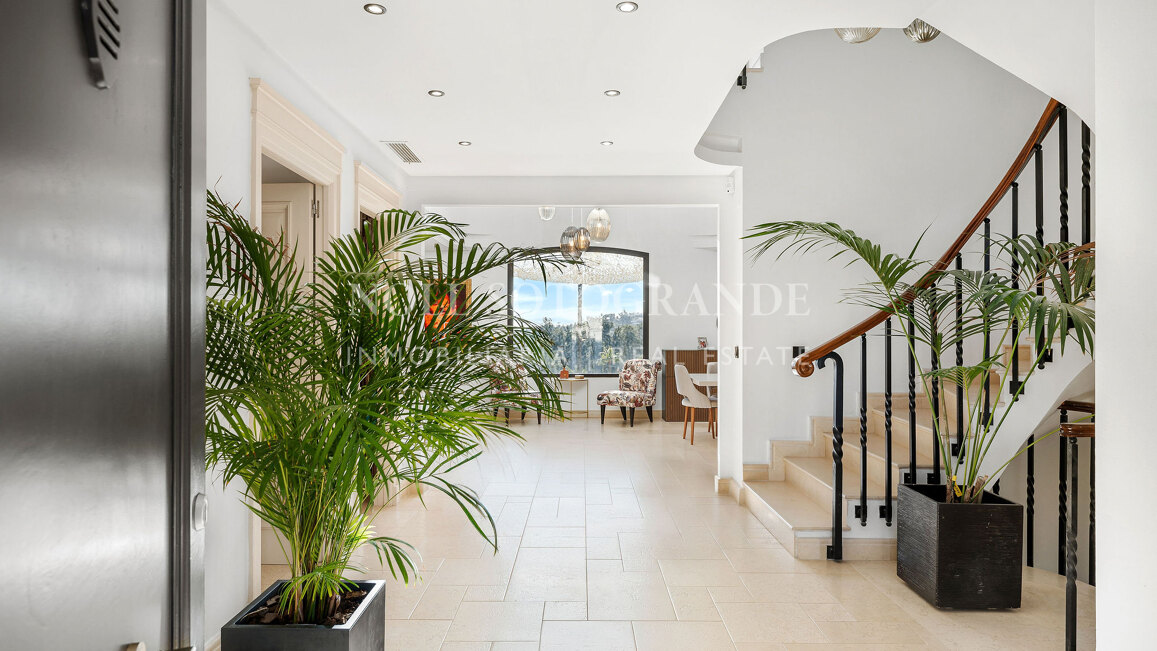 Villa zum Verkauf in Los Naranjos Golf, Nueva Andalucia