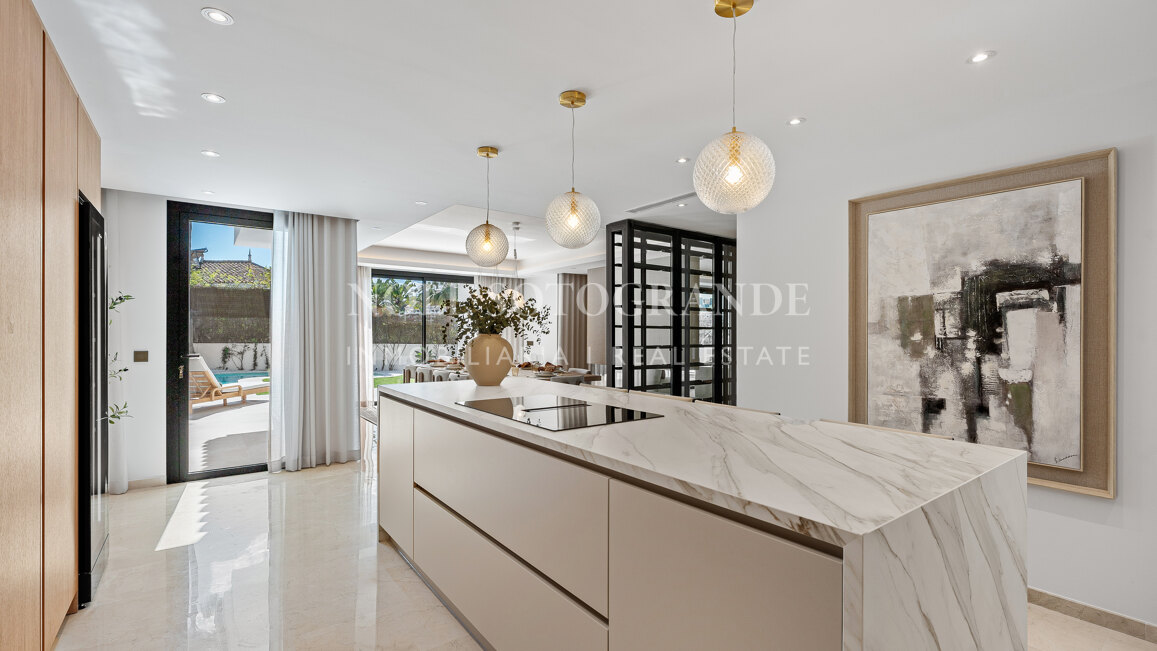 Impressive villa in Atalaya de Rio Verde, close to Puerto Banus, Marbella