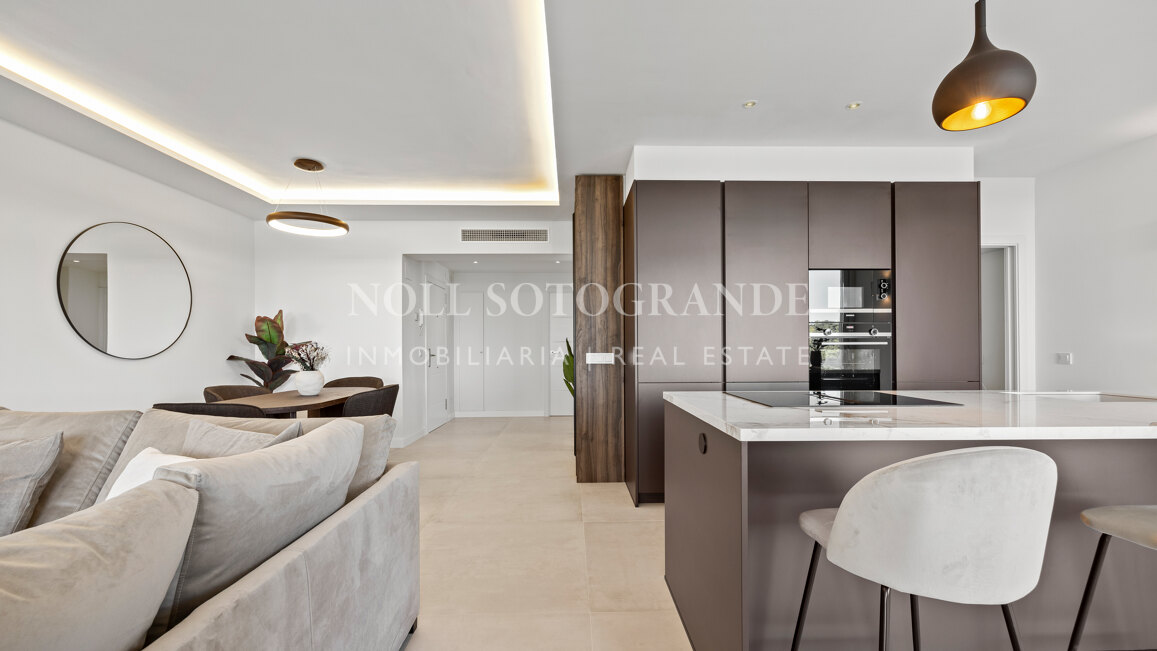 Apartamento en venta en Altos de La Quinta, Benahavis