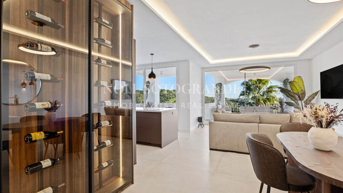 Apartamento en venta en Altos de La Quinta, Benahavis