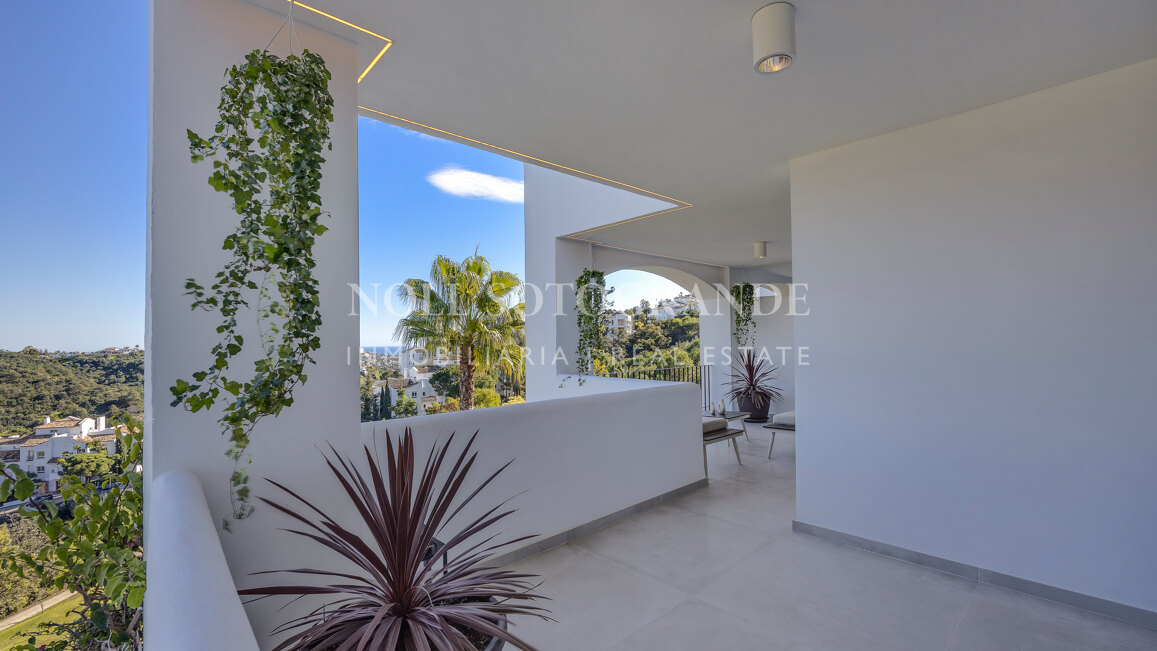 Apartamento en venta en Altos de La Quinta, Benahavis