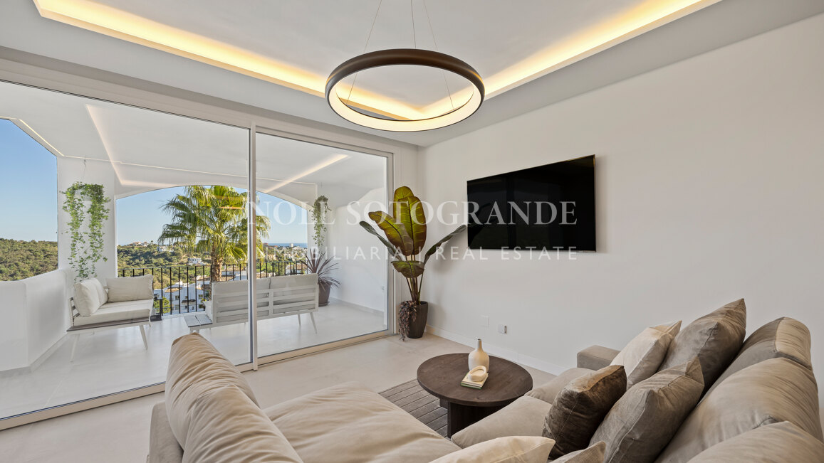 Apartamento en venta en Altos de La Quinta, Benahavis