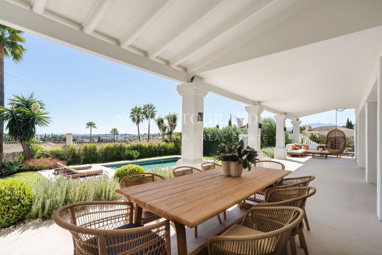 5-bed villa with sea views in Nueva Andalucia, Marbella