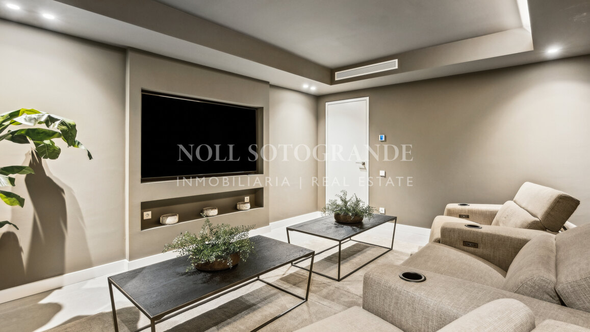 5-bed villa with sea views in Nueva Andalucia, Marbella