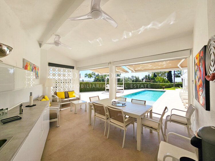 Villa de estilo andaluz de una sola planta con sol todo el día en Fuente del Espanto