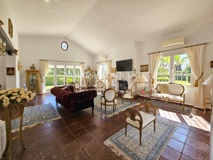 Villa de estilo andaluz de una sola planta con sol todo el día en Fuente del Espanto