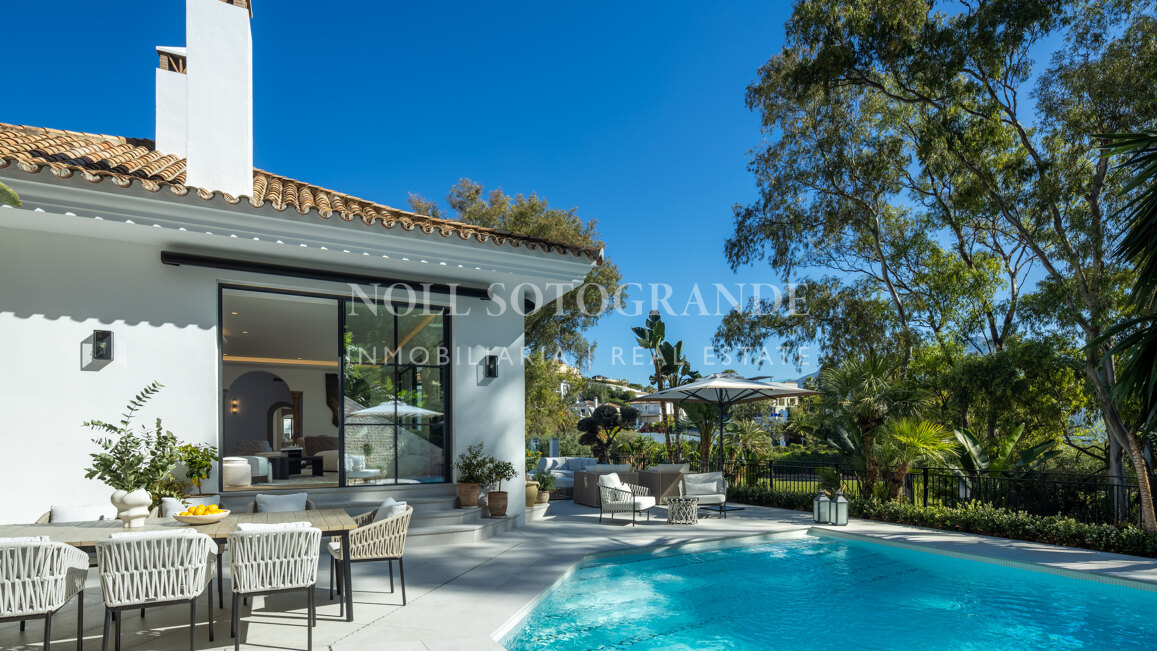 Villa zum Verkauf in El Herrojo, Benahavis