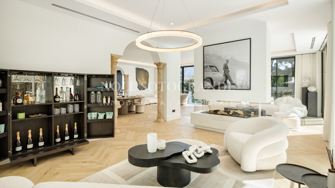 Villa zum Verkauf in El Herrojo, Benahavis