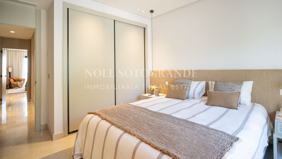 Refurbished penthouse in La Quinta Golf with open sea views