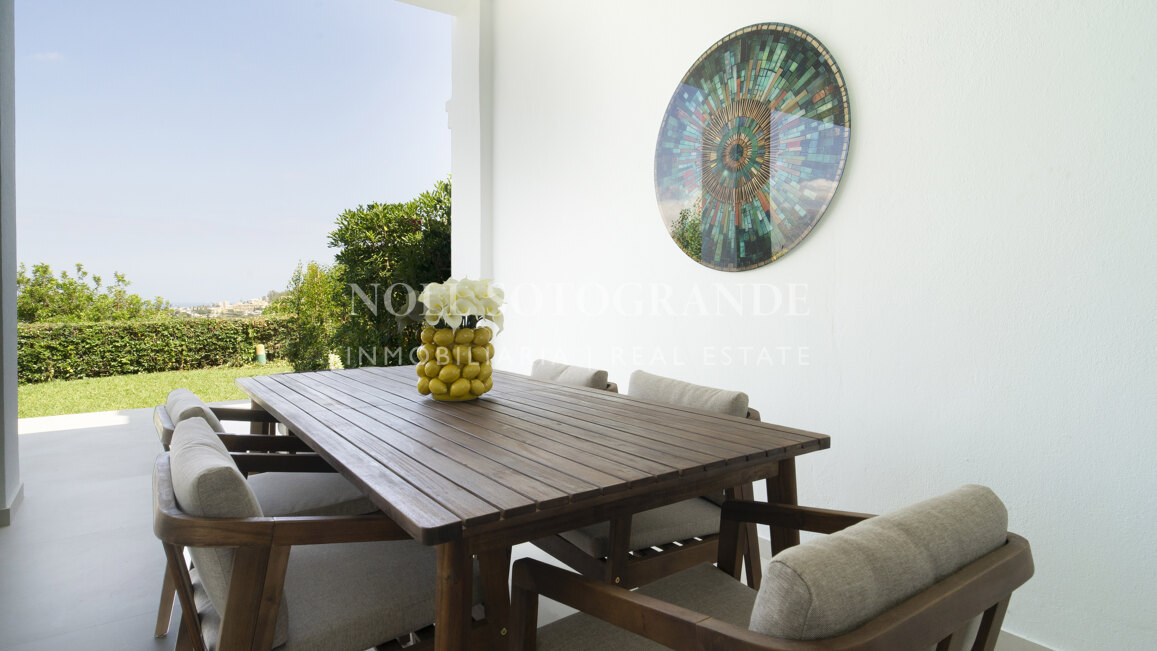 Casa adosada con solarium recién reformada en primera línea de golf en La Quinta