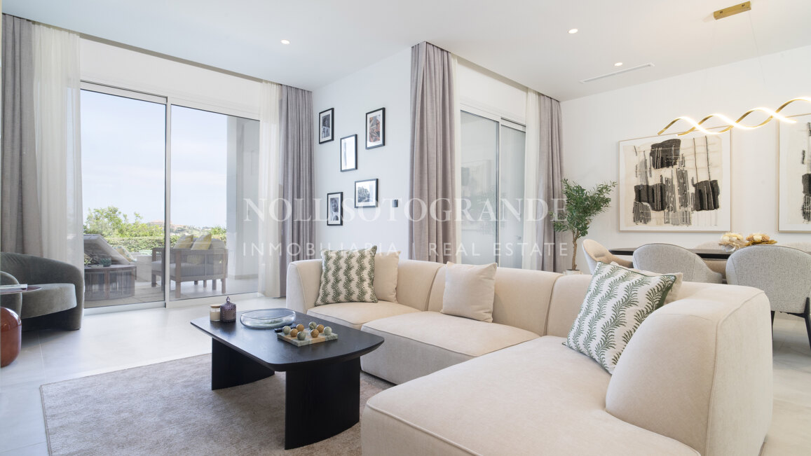Casa adosada con solarium recién reformada en primera línea de golf en La Quinta