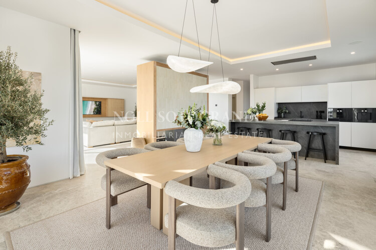 Villa en venta en La Cerquilla, Nueva Andalucia