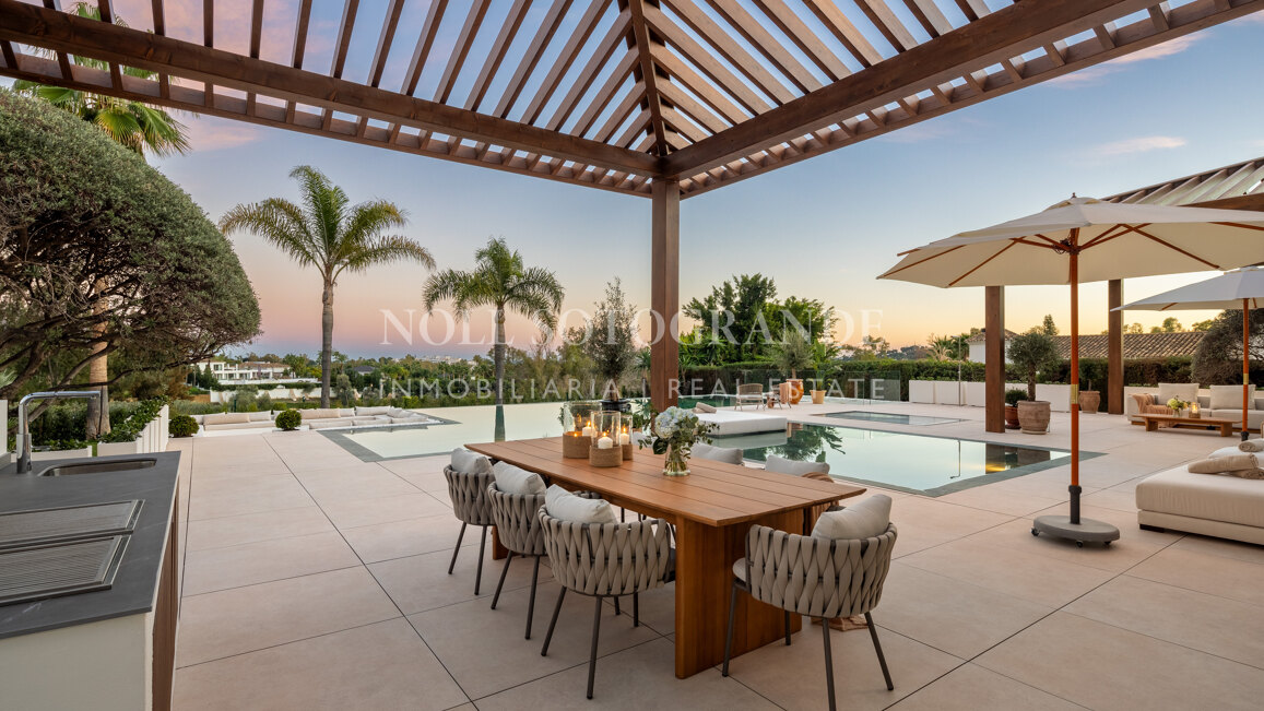 Villa zum Verkauf in La Cerquilla, Nueva Andalucia