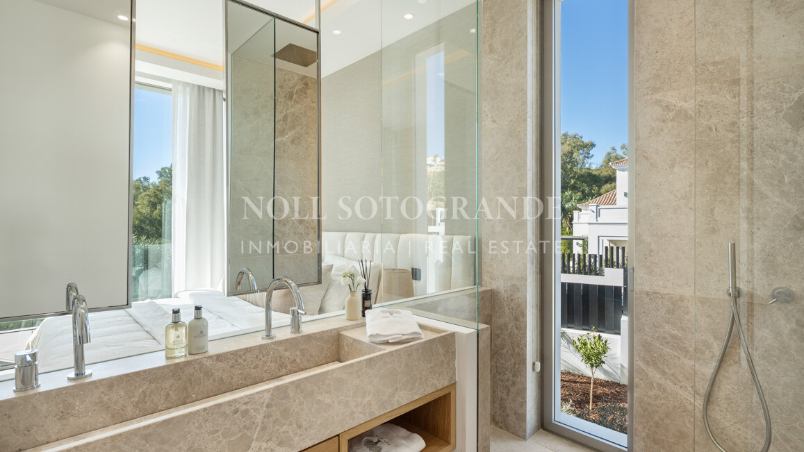 Villa zum Verkauf in La Cerquilla, Nueva Andalucia