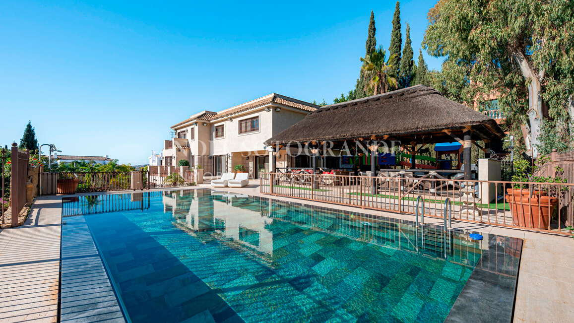 Villa zum Verkauf in El Herrojo, Benahavis