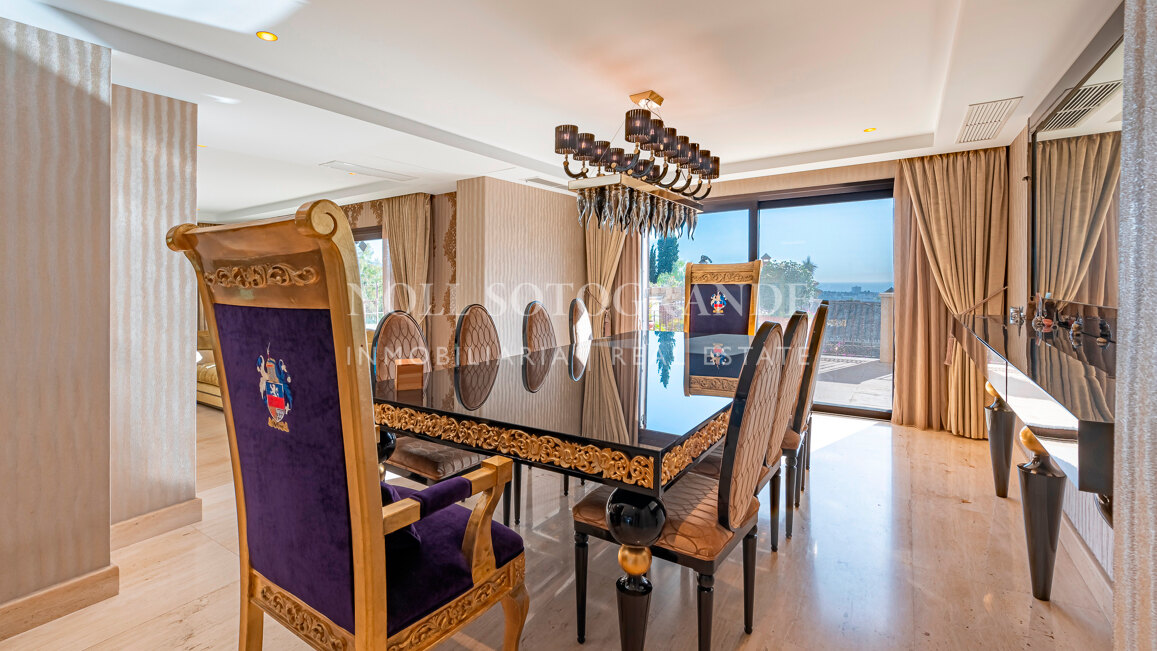 Villa zum Verkauf in El Herrojo, Benahavis