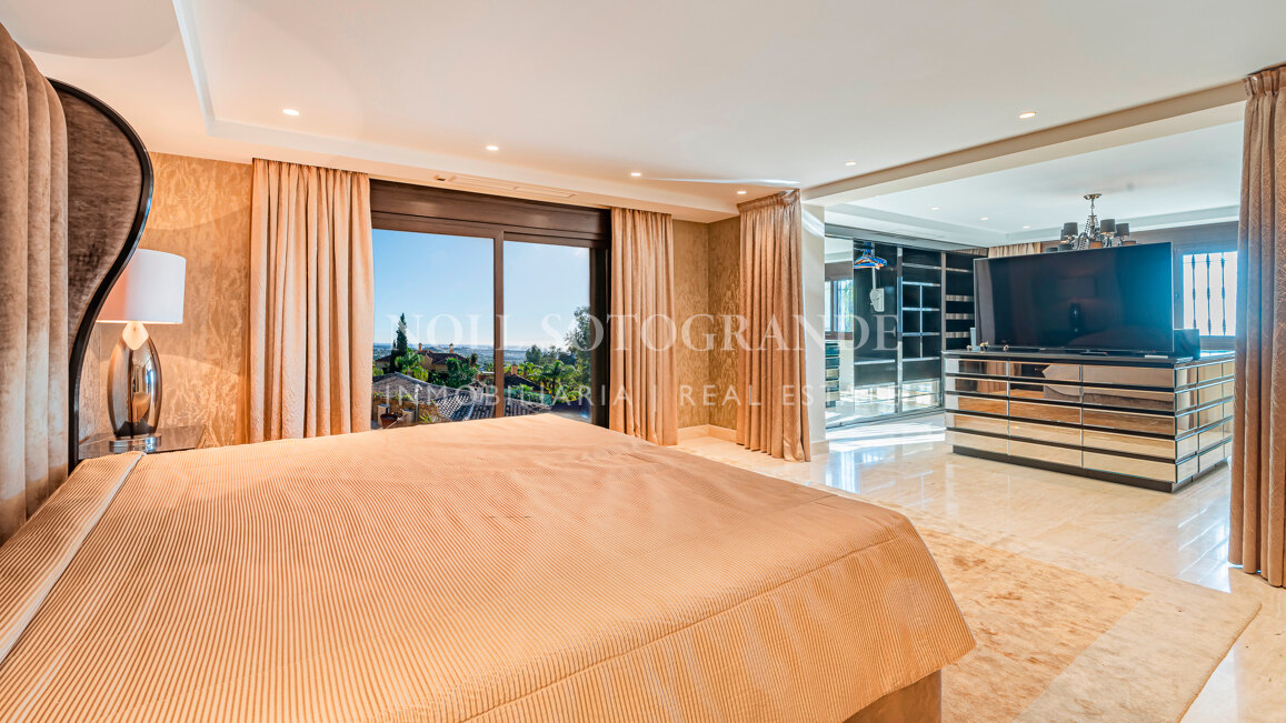 Villa zum Verkauf in El Herrojo, Benahavis