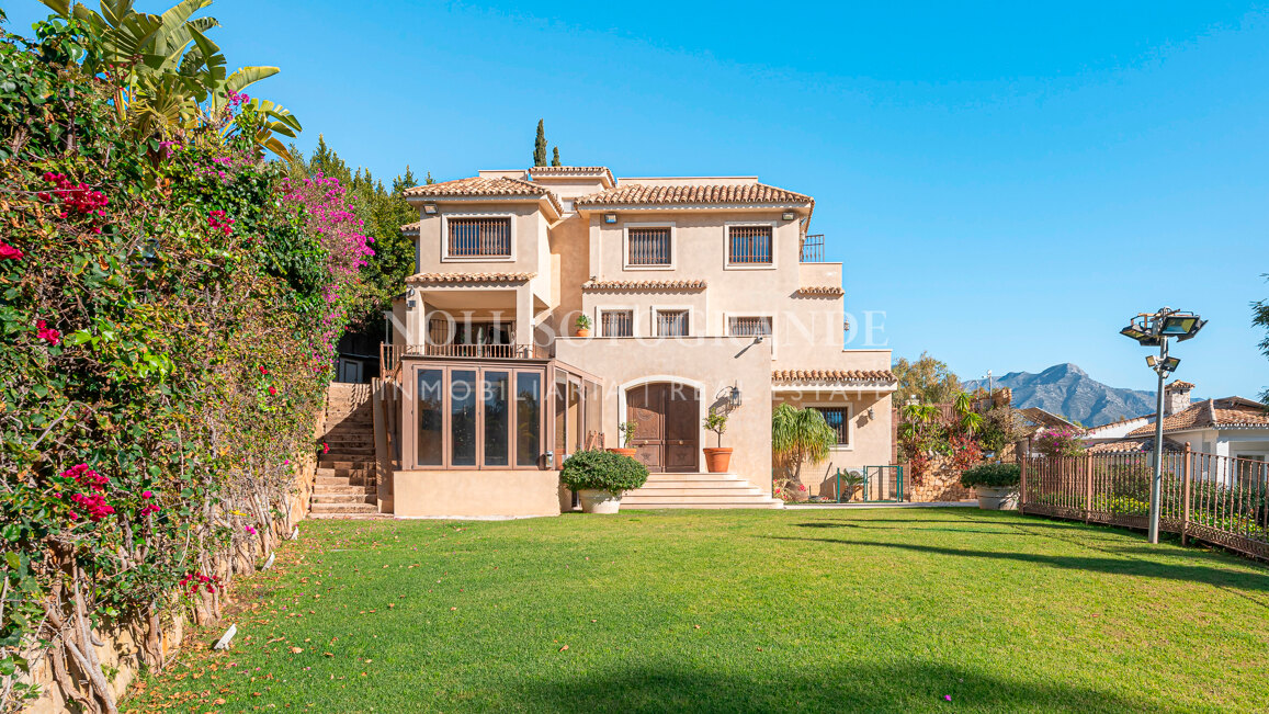 Villa zum Verkauf in El Herrojo, Benahavis