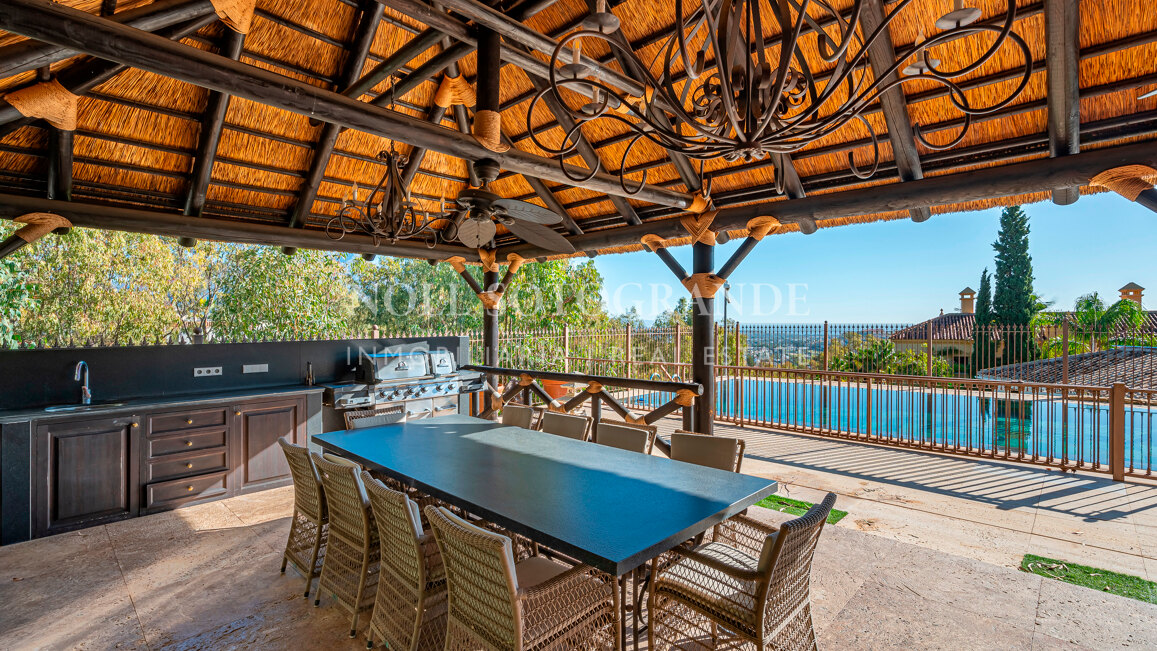 Villa zum Verkauf in El Herrojo, Benahavis