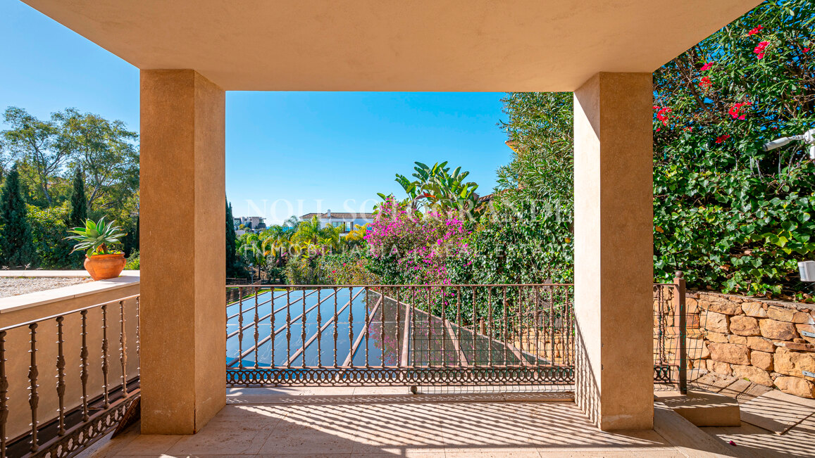 Villa zum Verkauf in El Herrojo, Benahavis