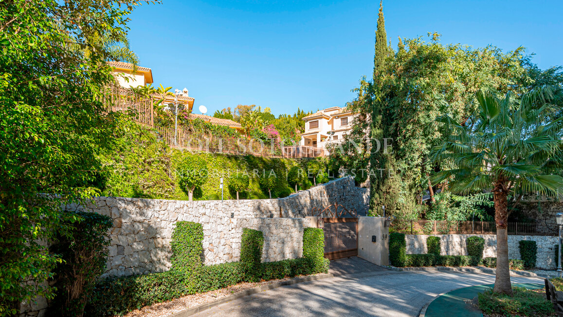 Villa zum Verkauf in El Herrojo, Benahavis