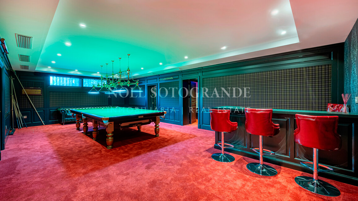 Villa zum Verkauf in El Herrojo, Benahavis