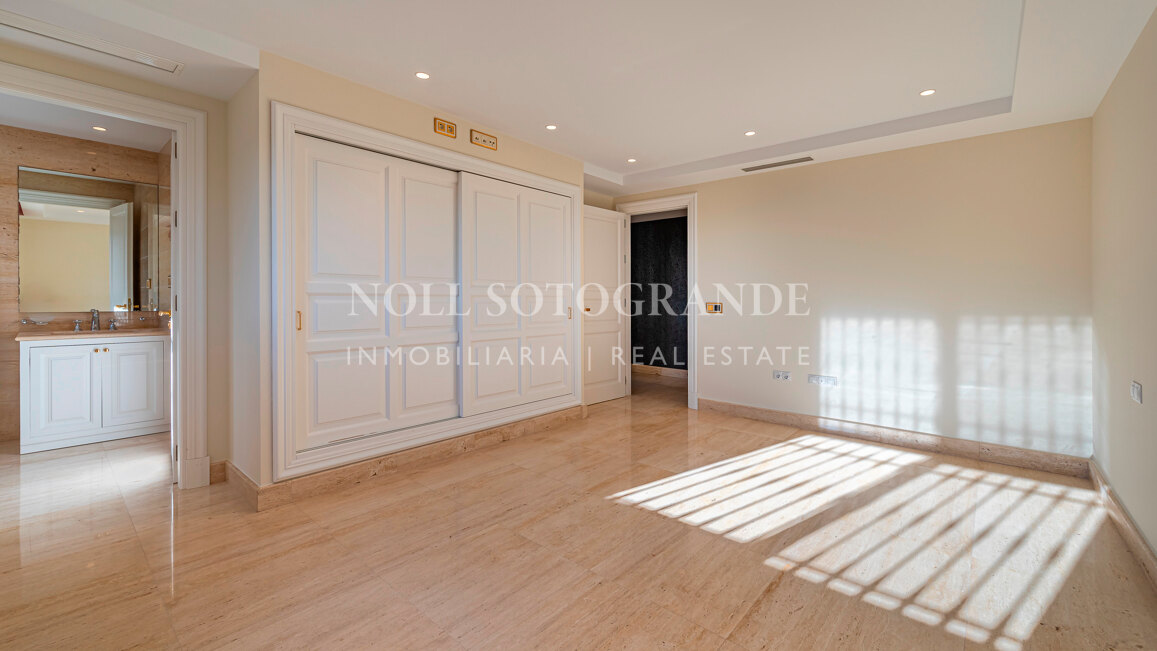 Villa zum Verkauf in El Herrojo, Benahavis