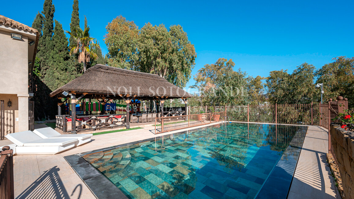 Villa zum Verkauf in El Herrojo, Benahavis