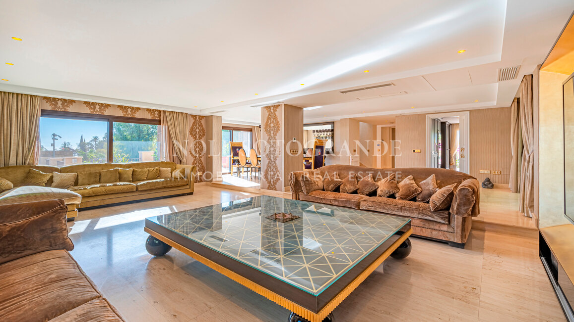 Villa zum Verkauf in El Herrojo, Benahavis