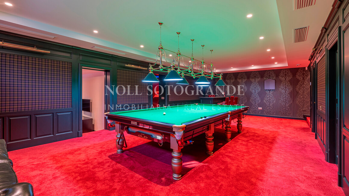 Villa zum Verkauf in El Herrojo, Benahavis