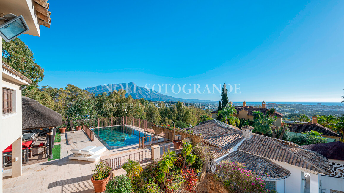 Villa zum Verkauf in El Herrojo, Benahavis