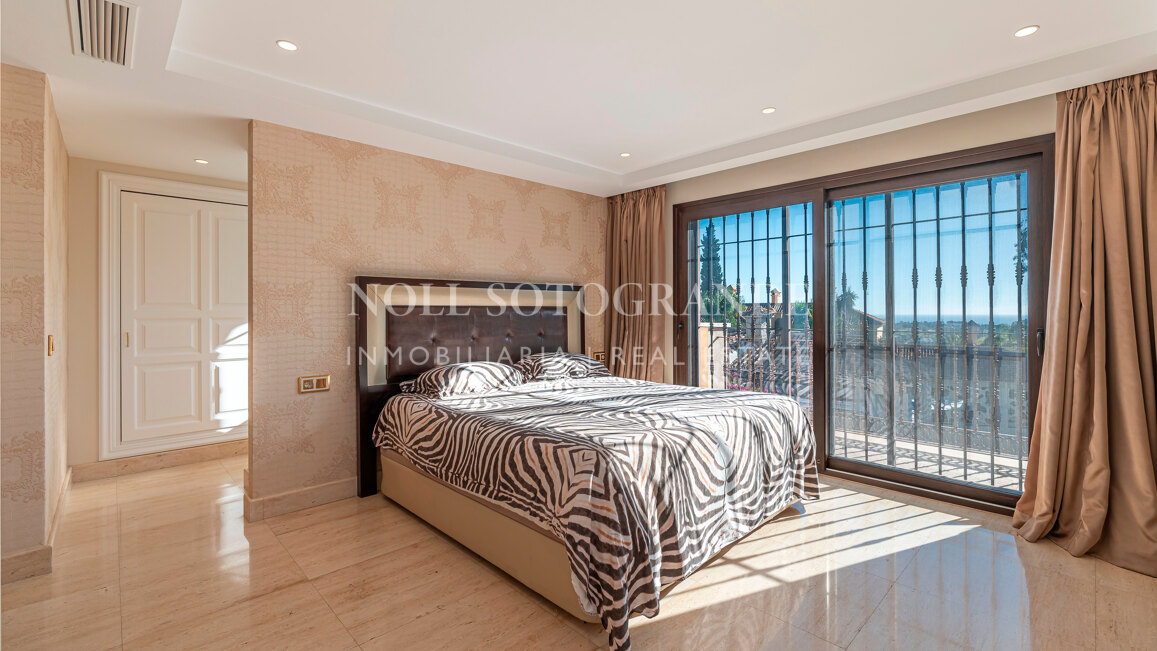 Villa zum Verkauf in El Herrojo, Benahavis