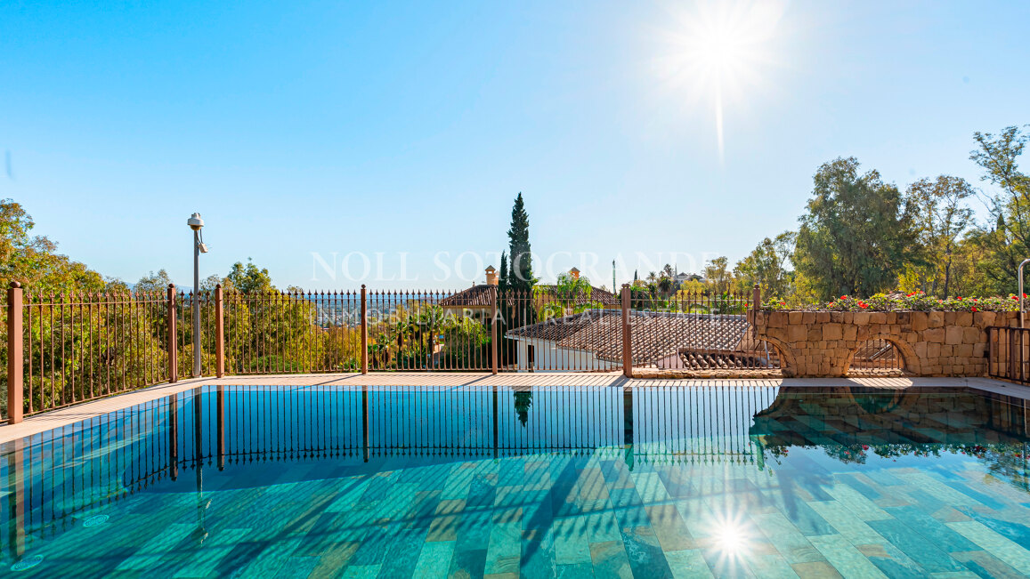Villa zum Verkauf in El Herrojo, Benahavis