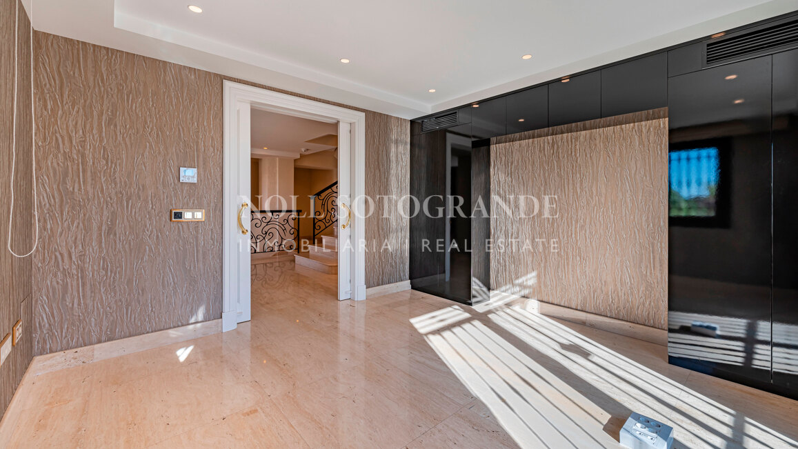 Villa zum Verkauf in El Herrojo, Benahavis