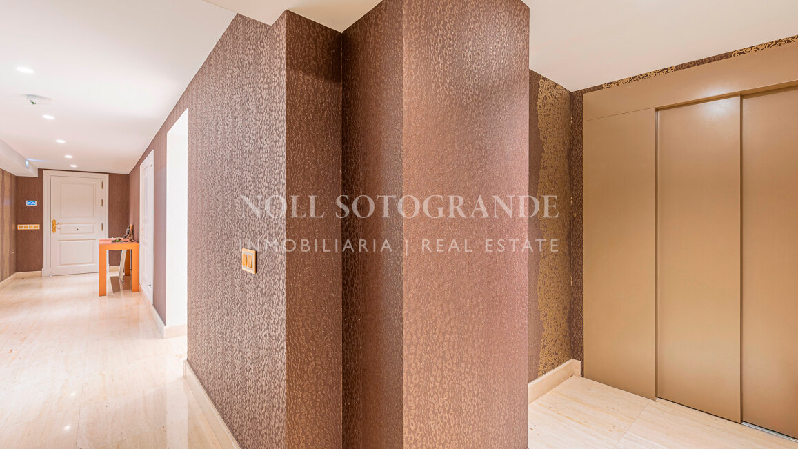 Villa zum Verkauf in El Herrojo, Benahavis