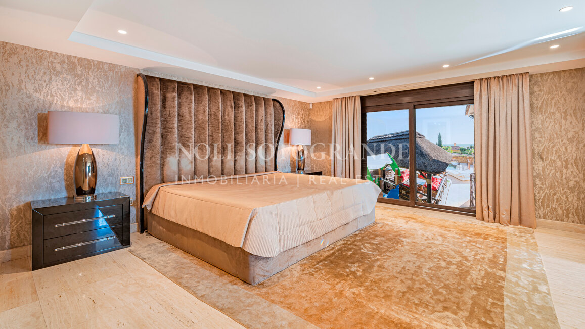 Villa zum Verkauf in El Herrojo, Benahavis